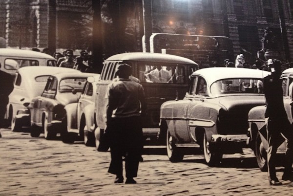 Centro de São Paulo nos anos 60: era do automóvel